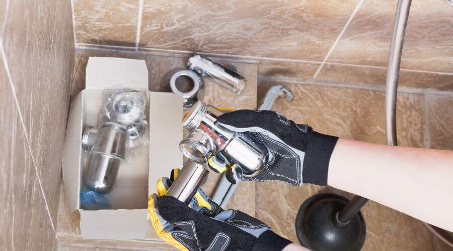 Professional gutter cleaning in Washington, VA
